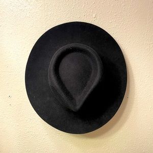 NWT Black Gigipip Hat